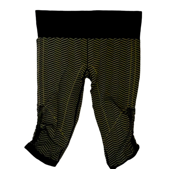 LULULEMON XL Cropped Leggings Thick Ribbed Olive Green and Black Material NWOT - Picture 4 of 4